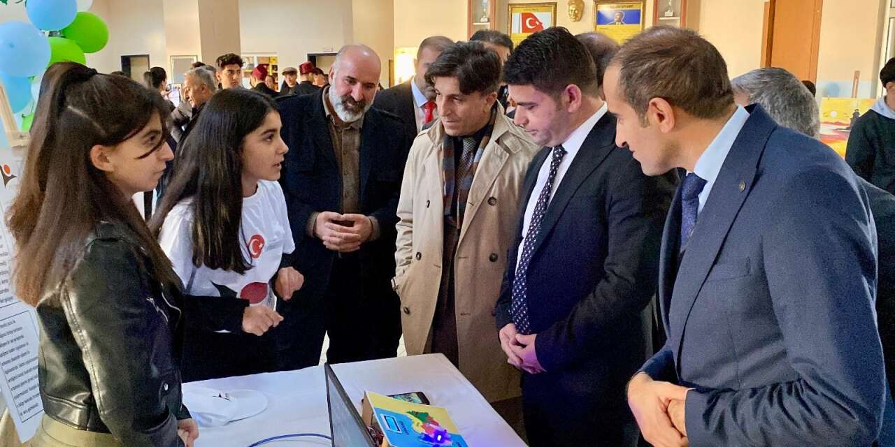 TÜBİTAK 4006’ da Hakkari başarısı