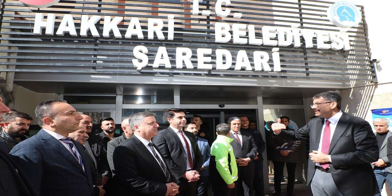 Bakan Yardımcısı Çelik ve Mahmutoğlu personelle helalleşti