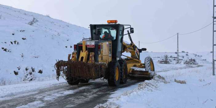 Sivas’ta Tipi Hayatı Felç Etti