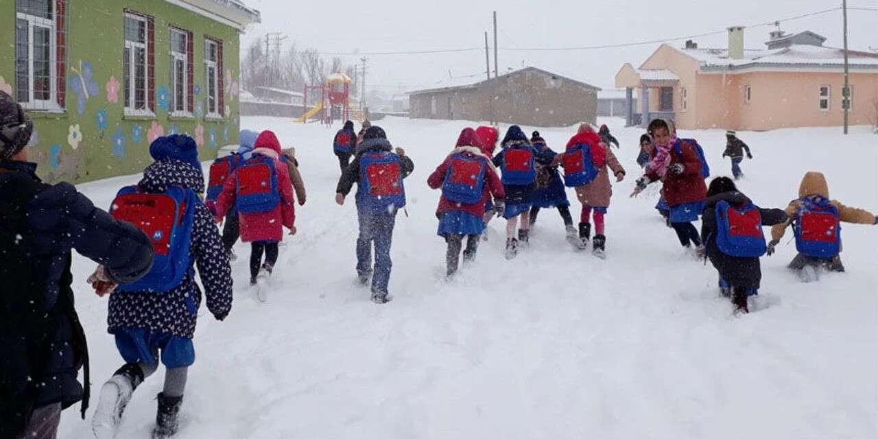 Van'da eğitim-öğretime ara verildi