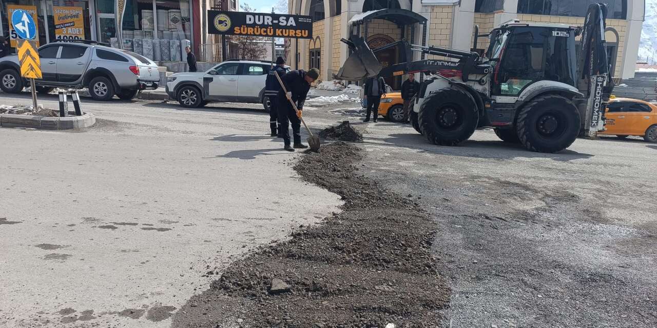 Yağışların ardından yol seferberliği