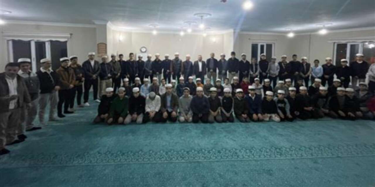 Hakkari İl Müftüsü Okuş hafızlık öğrencileri ile buluştu