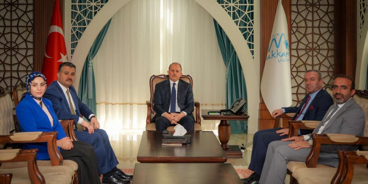 AK Parti’den Vali Taştapan'a  ziyaret