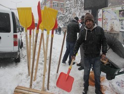Kar kürekleri yok satıyor