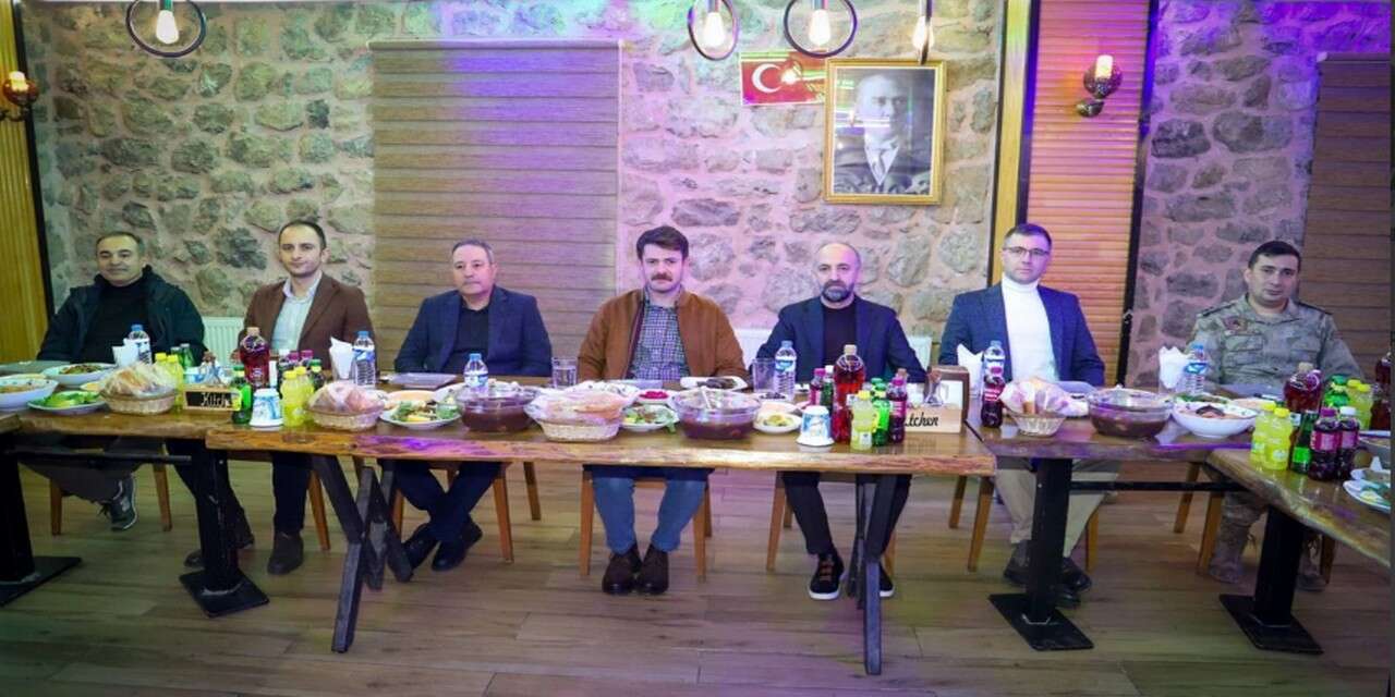 Çukurca'da Ramazan Ayı Bereketi Aynı Sofrada Paylaşıldı