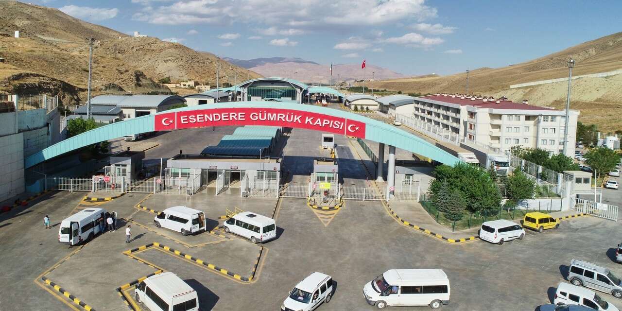 Hakkâri’de sınır ticareti krizi esnafı vurdu