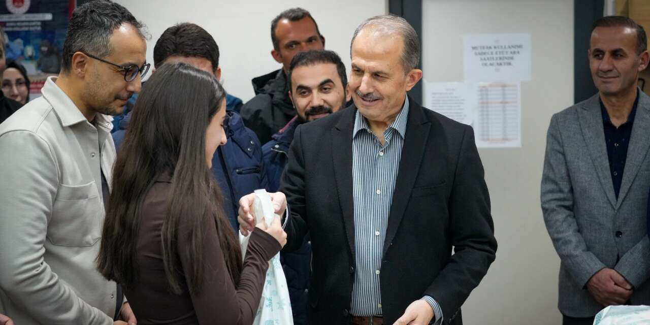 Vali Taşyapan’dan Diyanet Gençlik Etüt Merkezi’ne ziyaret