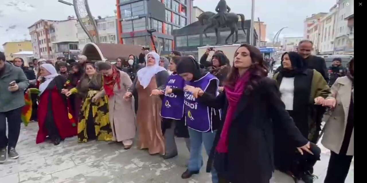 Dem Parti'den 8 mart etkinliği (video)