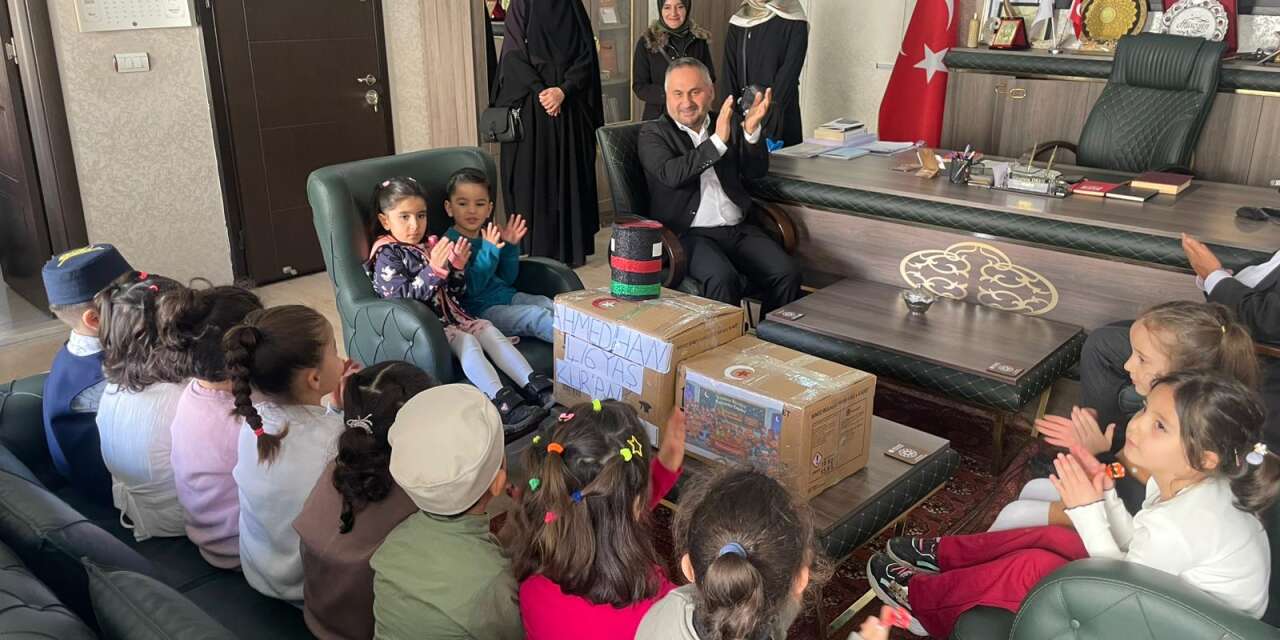 Minik öğrencilerden Müftü Okuş’a ziyaret