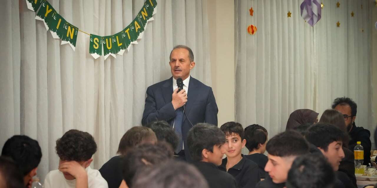 Vali Taşyapan, öğrencilerle iftar sofrasında buluştu