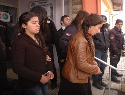 Kırıkdağ'da gözaltına alınanlar Van adliyesinde