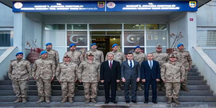 Hakkari Valisi Taşyapan Jandarma ile İftarda