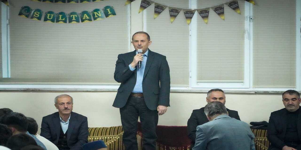 Vali Taşyapan, öğrencilerin iftar sevincine ortak oldu