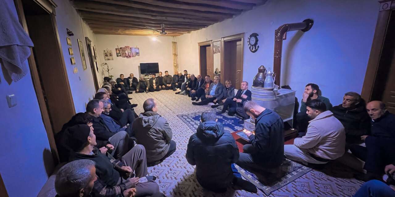 Başkan Kaya, Durankaya'da iftar sofrasında