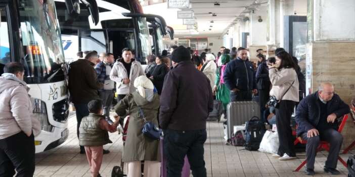 Biletler Tükendi! Otogarda Bayram Yoğunluğu