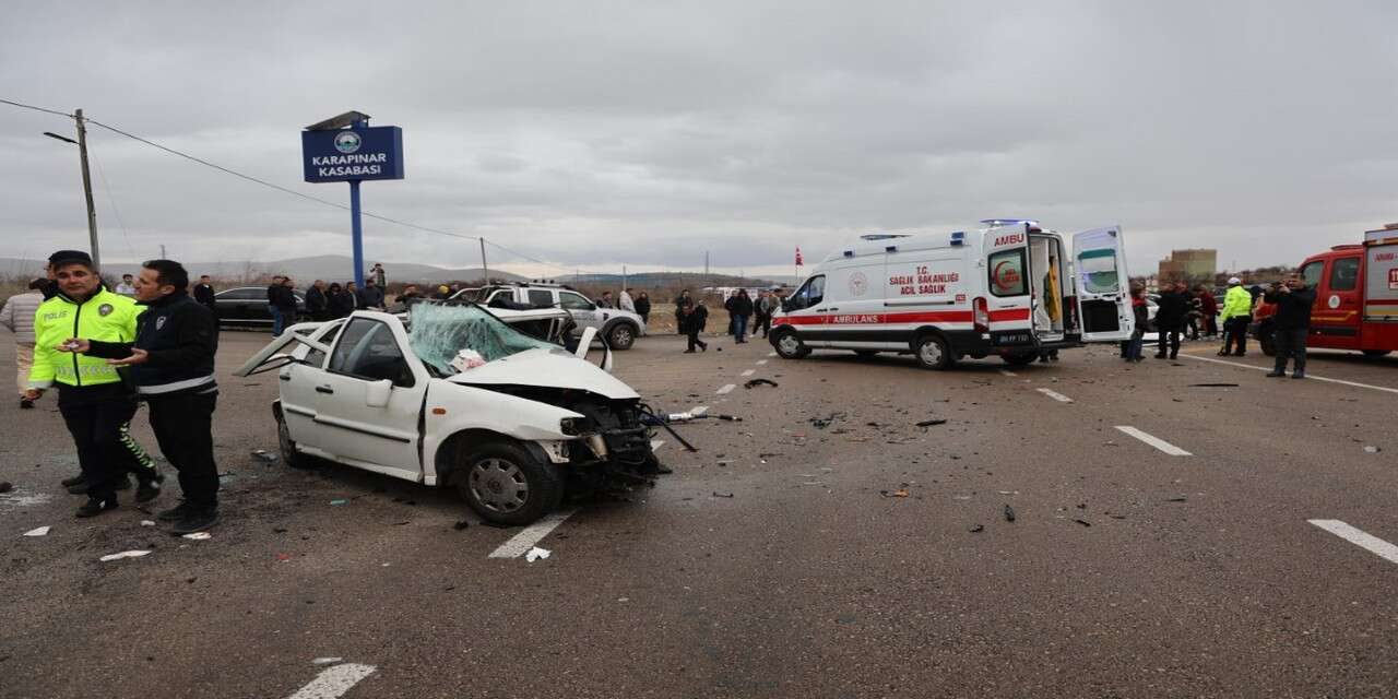 Kahır eden kaza: Baba ve 2 oğlu hayatını kaybetti