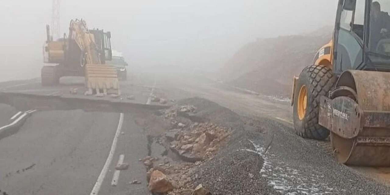 Hakkari Üzümlü sınır kapısı yolu onarılıyor