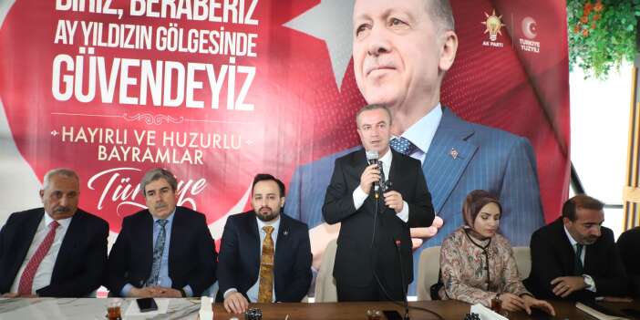 AK Parti’den görkemli bayramlaşma