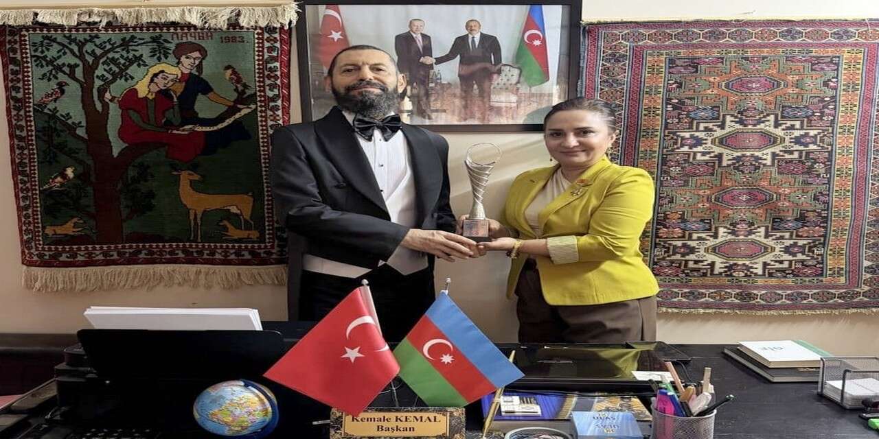 Dünyaca Ünlü Yazar Akif Manaf’a Anlamlı Ödül: “Barış Sanatı Ödülü”