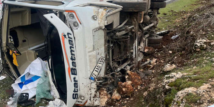 Mardin’de otobüs devrildi: 24 kişi yaralandı