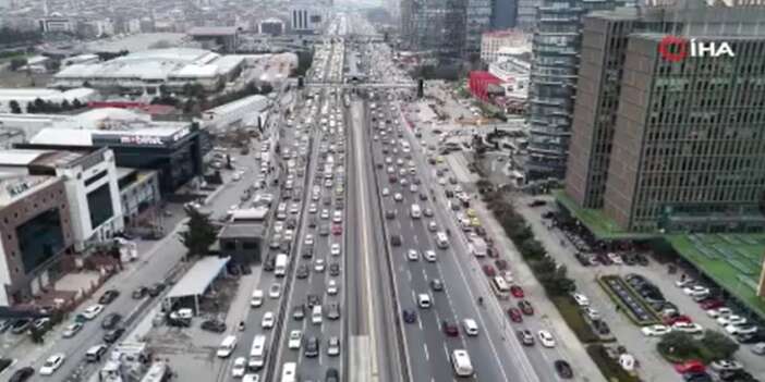 İstanbul’da Trafik Alarmı: Yoğunluk Yüzde 60