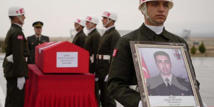 Ağrı'da Şehit ola askerin naaşı memleketine uğurlandı