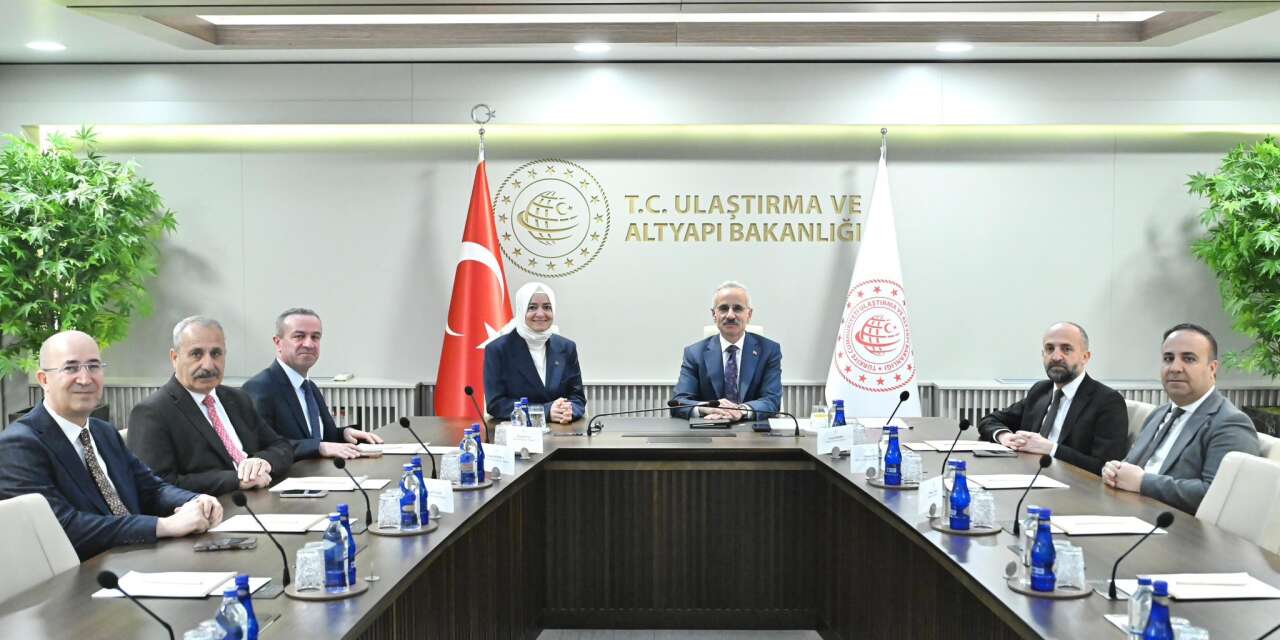 Başkan Kaya’dan Hakkâri’ye ulaşım müjdeleri