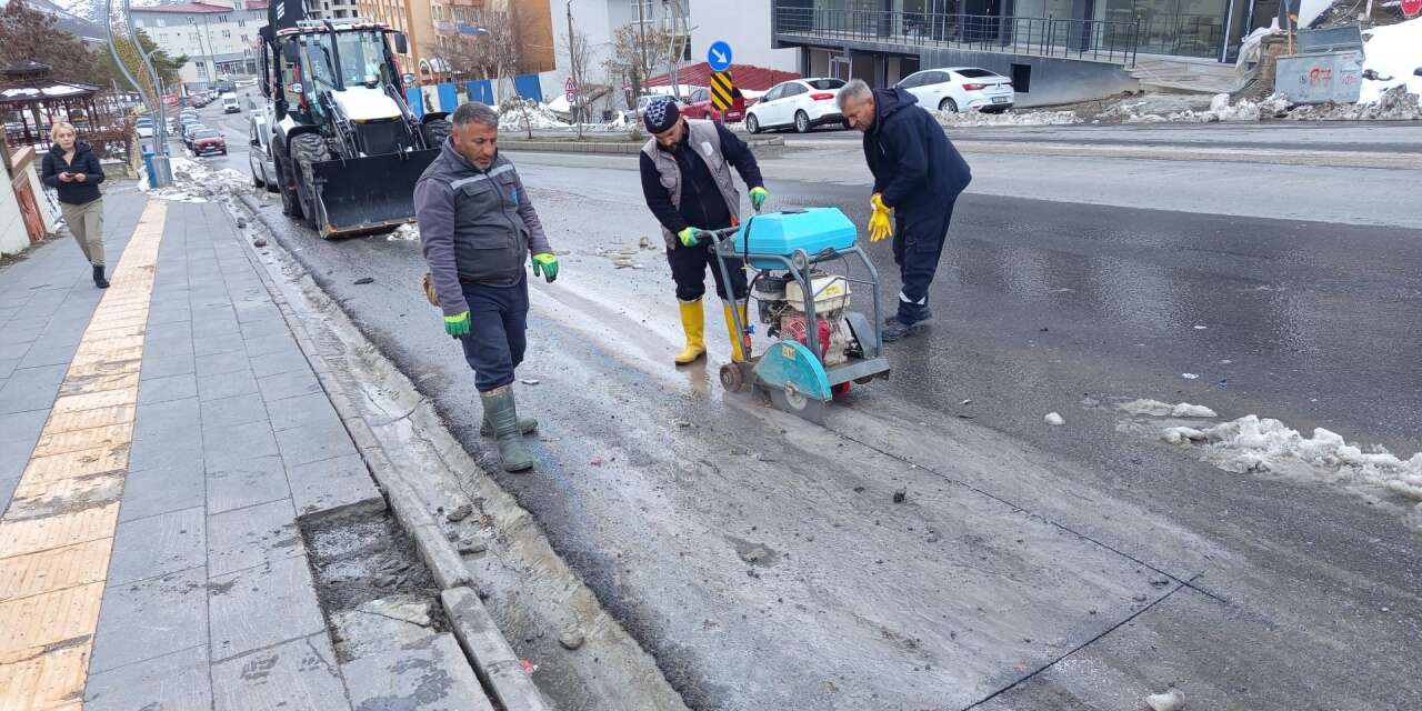 Hakkari’de su arızalarına müdahale sürüyor