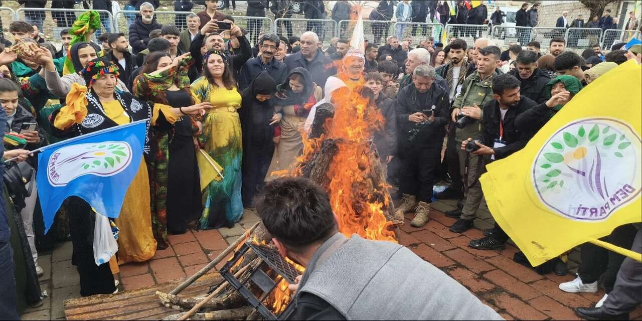 Çukurca’da Newroz Coşkuyla Kutlandı
