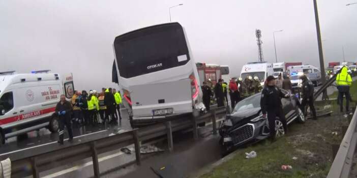 Zincirleme kaza; 1 polis şehit,16  yaralı