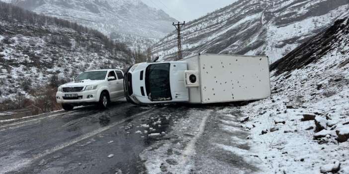 Kamyonet devrildi: 1 yaralı