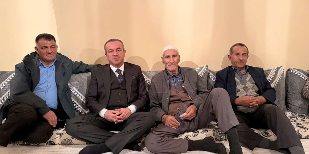 Başkan Kaya'dan asırlık Çınar'a ziyaret