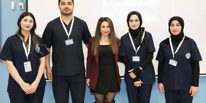 Hakkari üniversitesi hemşirelik öğrencileri mesleğe ilk adımlarını attı