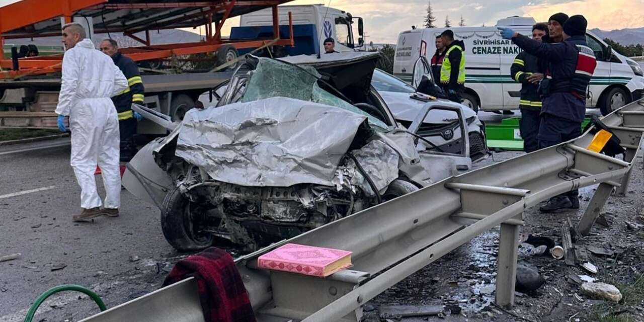 Feci kaza: 4 ölü, 2 yaralı