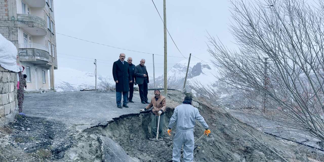 Yağışla birlikte kentte hasar oluştu
