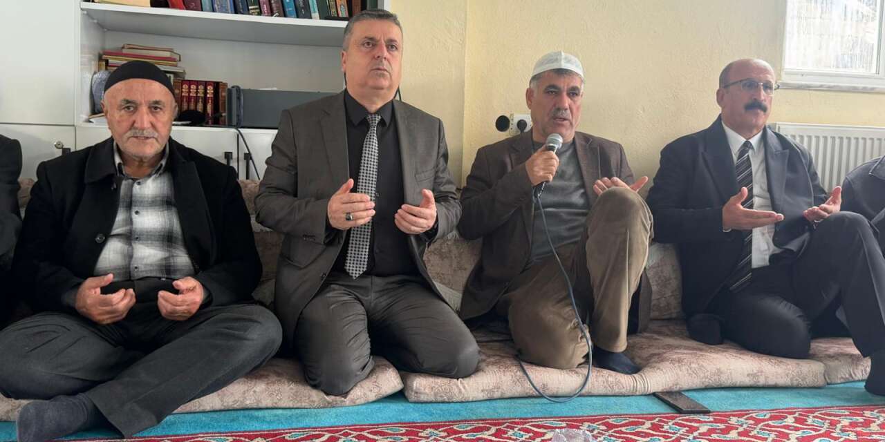 Başkan Yaşar, Sevmiş ve Dağgöl ailelerinin taziyesine katıldı