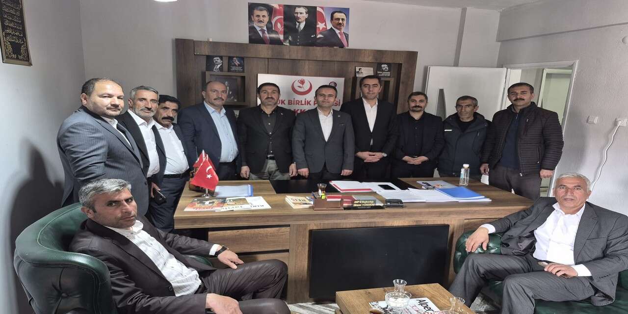 Yüksekovalı muhtarlardan Başkan Yördem'e ziyaret