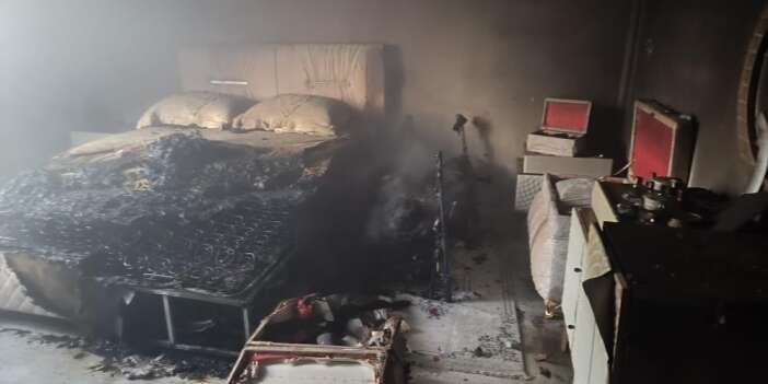 Edremit’te ev alevlere teslim oldu