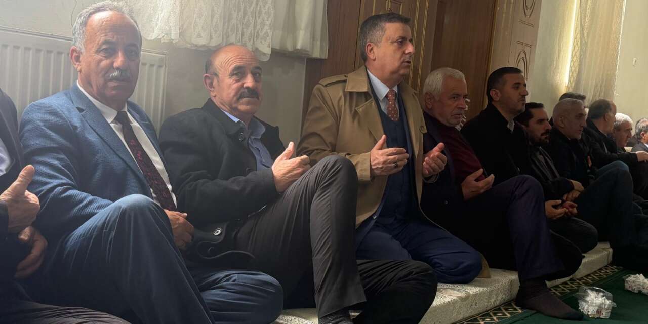 Başkan Yaşar, Parlak ve Akkaya ailelerinin taziyesine katıldı