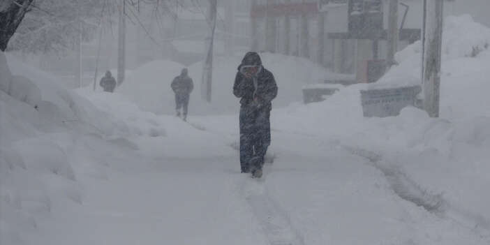 111 köy yolu ulaşıma kapandı