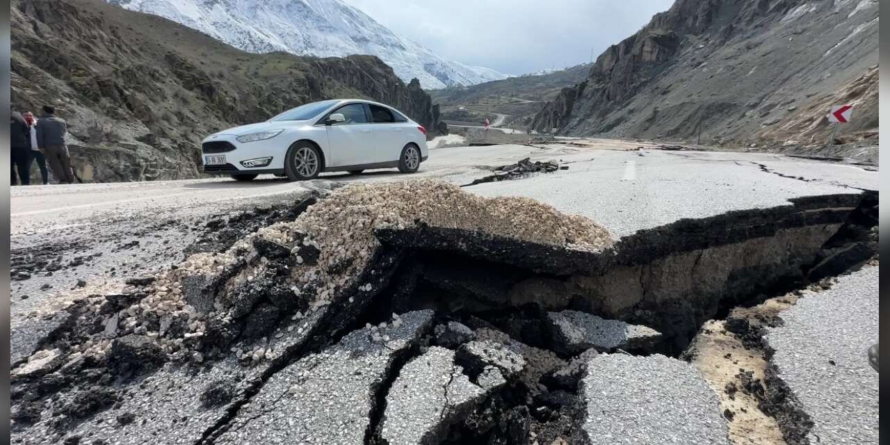 Görüntüler 7 büyüklüğündeki depremi andırıyor