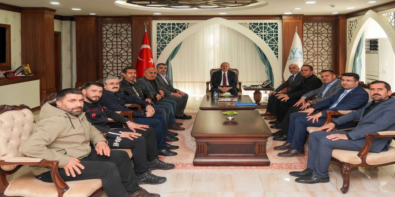 İHH heyetinden Vali Taşapan'a ziyaret