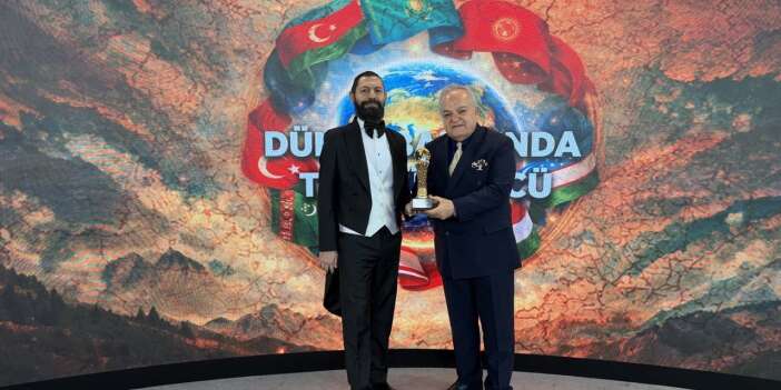 Akif Manaf’a “Türk Dünyası Barış Ödülü” verildi