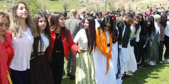 Ezidiler 'Çarşema Sor Bayramı kutlandı