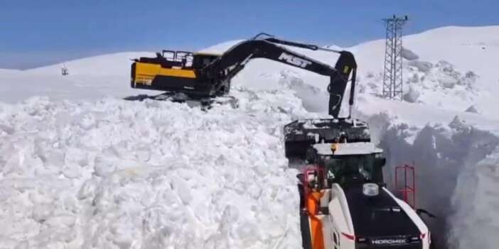 Nisan ortasında 10 metrelik kar mesaisi