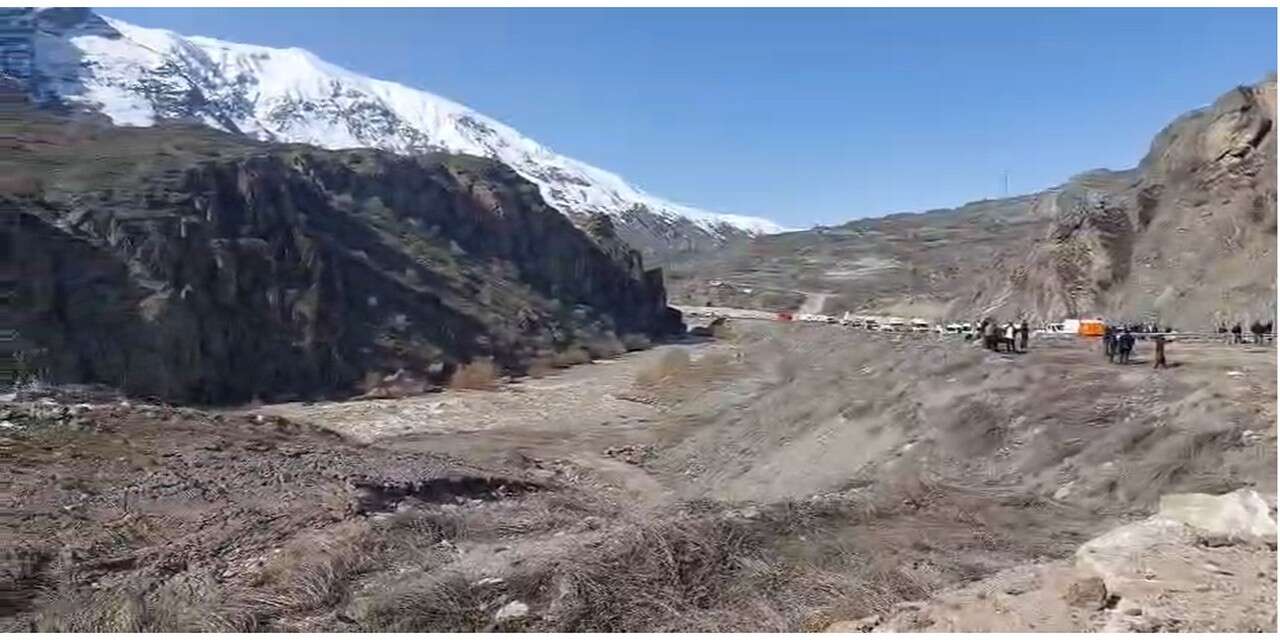 Hakkari-Van yolunda çalışma sürüyor