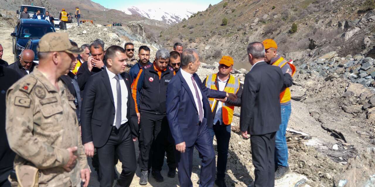 Vali Taşyapan, heyelan bölgesinde risk devam ediyor