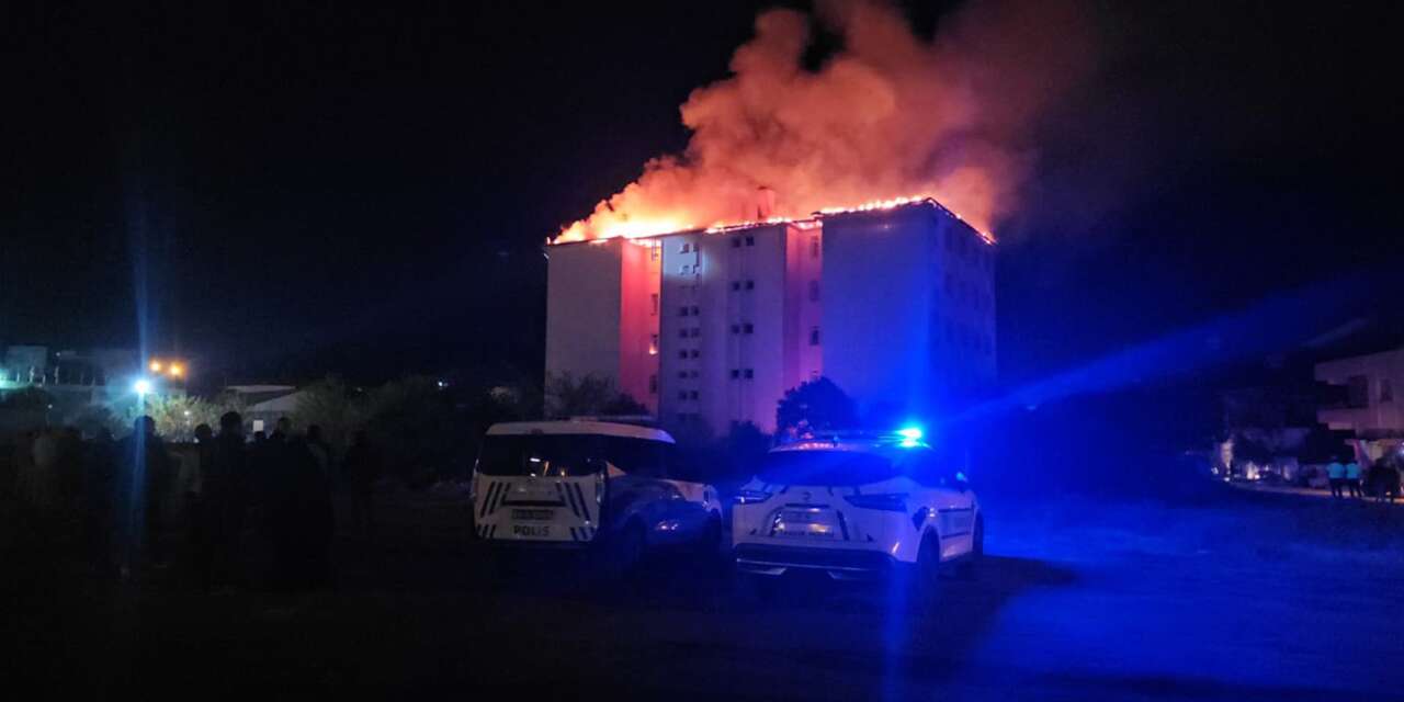 Öğrenci pansiyonunda korkutan yangın