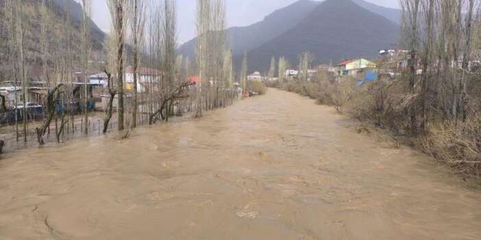 Habur çayı taştı