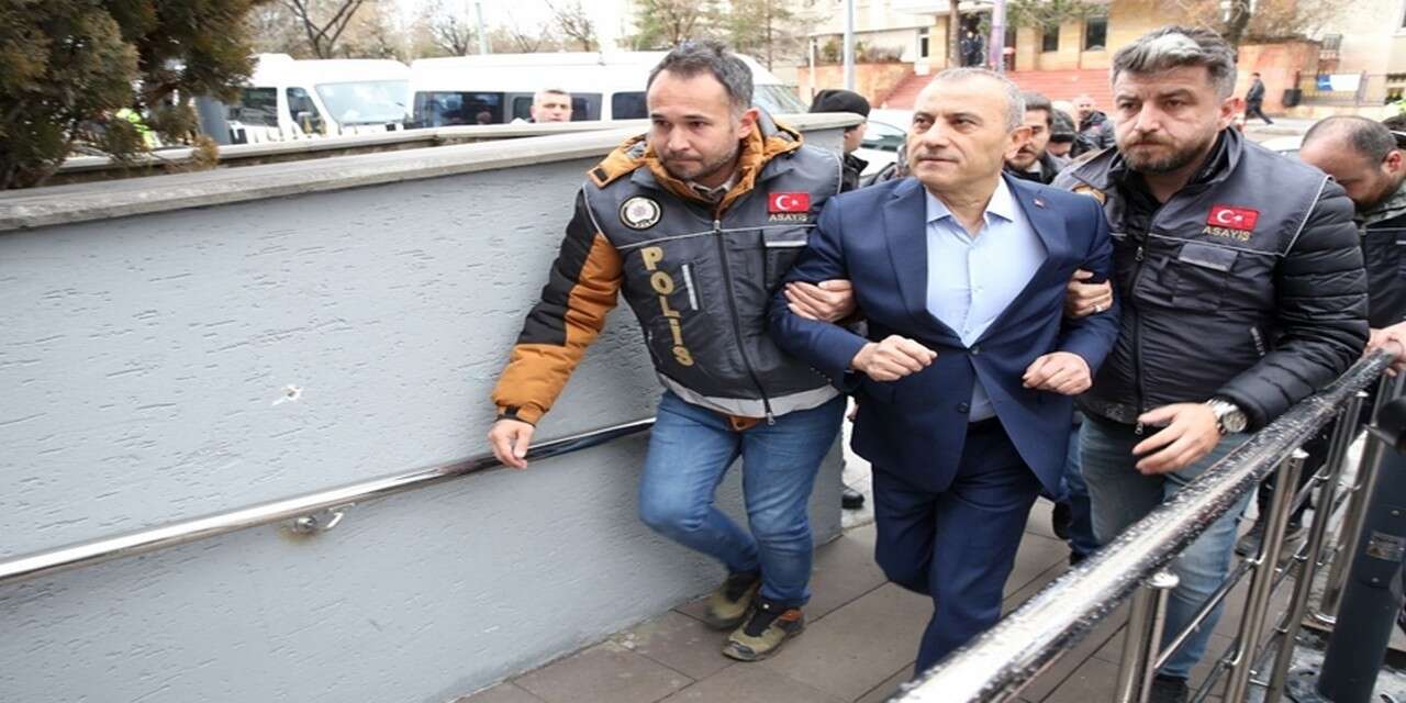 Eski vali Sonel gözaltına alındı